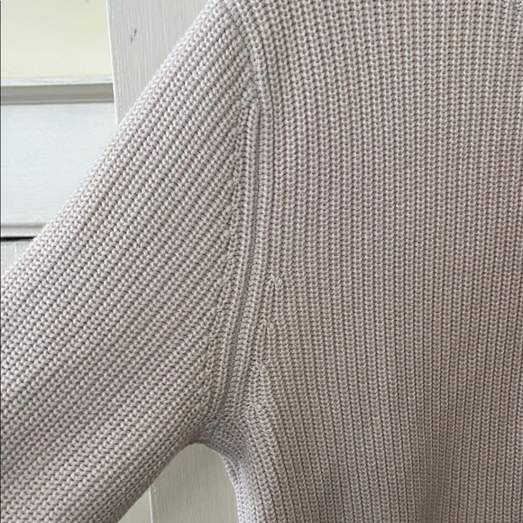 H&M Men's Light Beige Crewneck Sweater - Picture 8 of 9